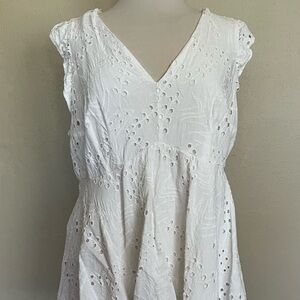 Elegant White Eyelet Tunic Top